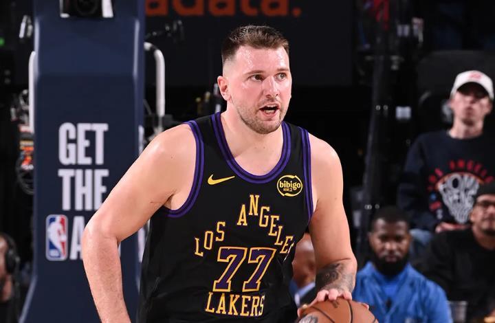 必一运动-看了东契奇爆砍46+7+11，你该明白：库里有多了不起！